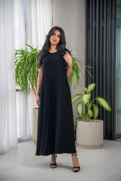 Practical black crepe dress C:199