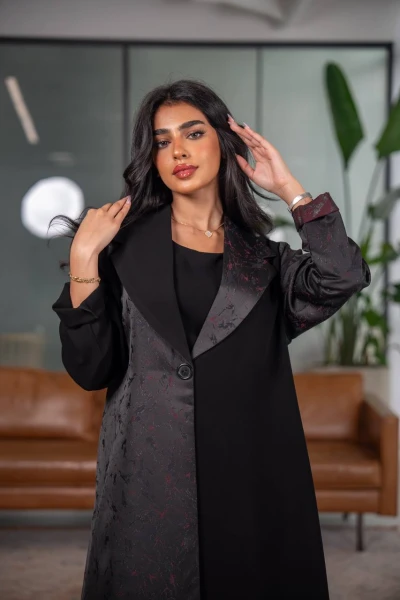 عباية بليزر بخام كريب كوبا مع خام جاكار باللون الاسود C:6626
