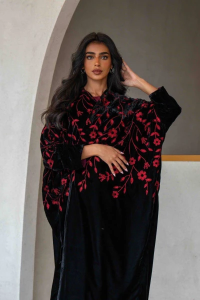 عبايه مخمل اسود مع تطريز احمر C:6559 Red