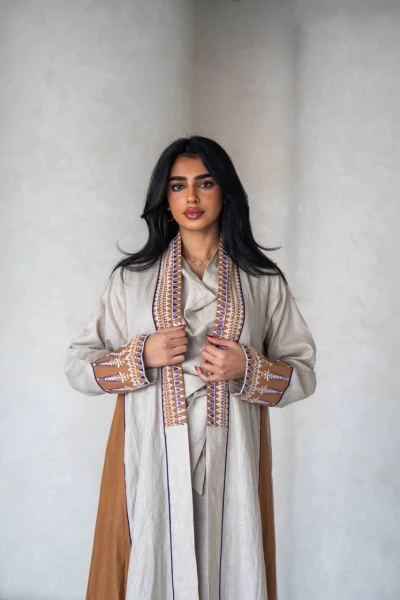 عباية لينن باللون البيج الفاتح مع تطريز C:6588 Light Beige