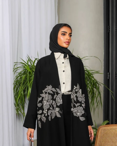 Crepe abaya with distinctive embroidery C:6494