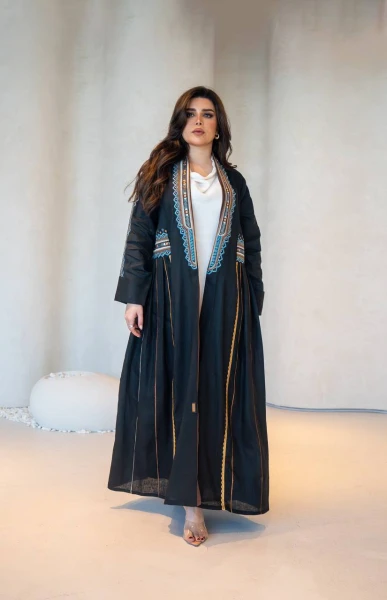 عباية لينن باللون الاسود مع تطريز  C:6605 Black/Blue