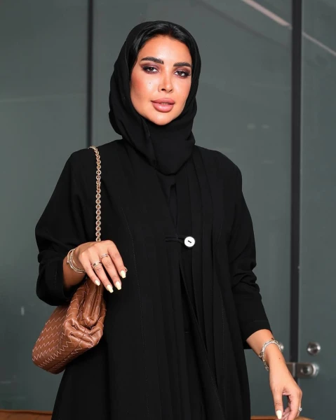 Crepe abaya with pleats on the front in black color C:6539 Black