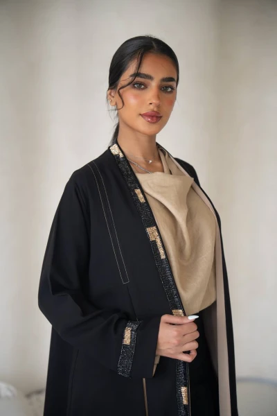 عباية بخام كريب باللون الاسود مع طقم داخلي C:6640 Black