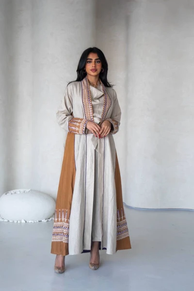 عباية لينن باللون البيج الفاتح مع تطريز C:6588 Light Beige